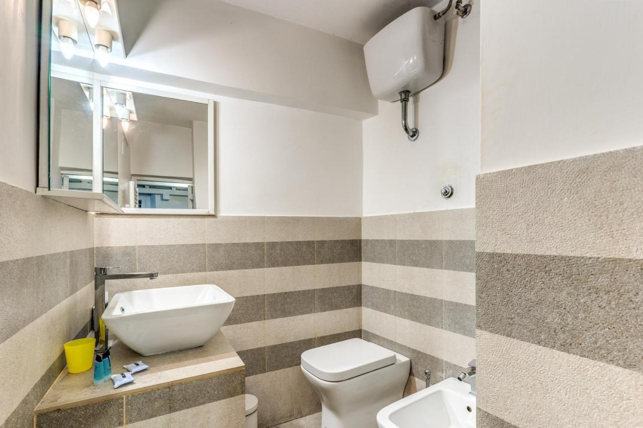 Lovely Spacious Apartment Near The Colosseum Roma Eksteriør bilde